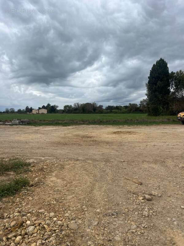 Terrain à ARLES