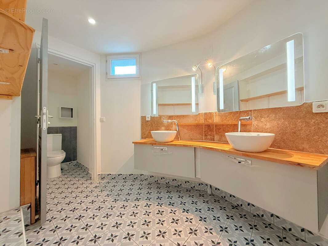 Maison à AMBARES-ET-LAGRAVE