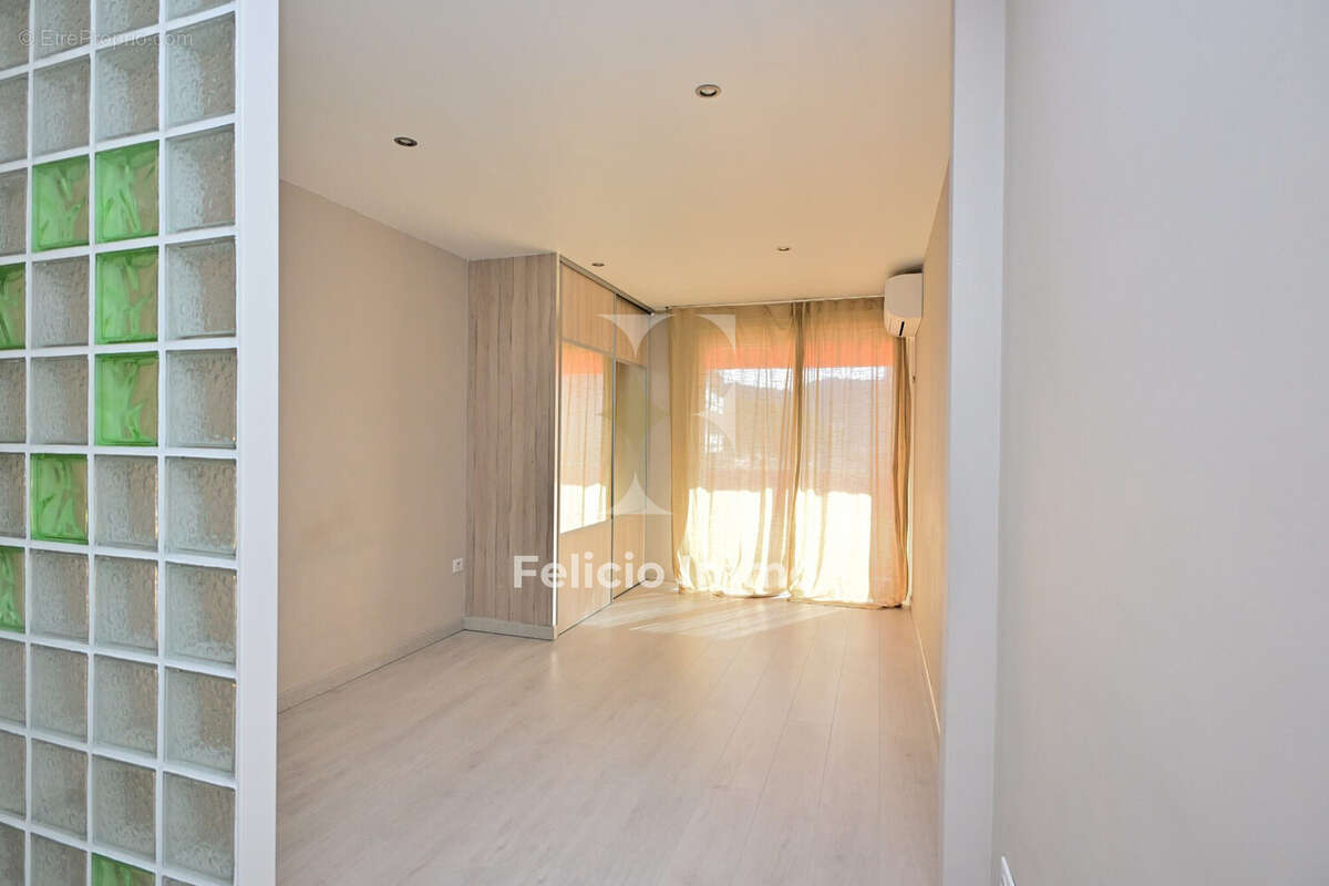 Appartement à LE CANNET