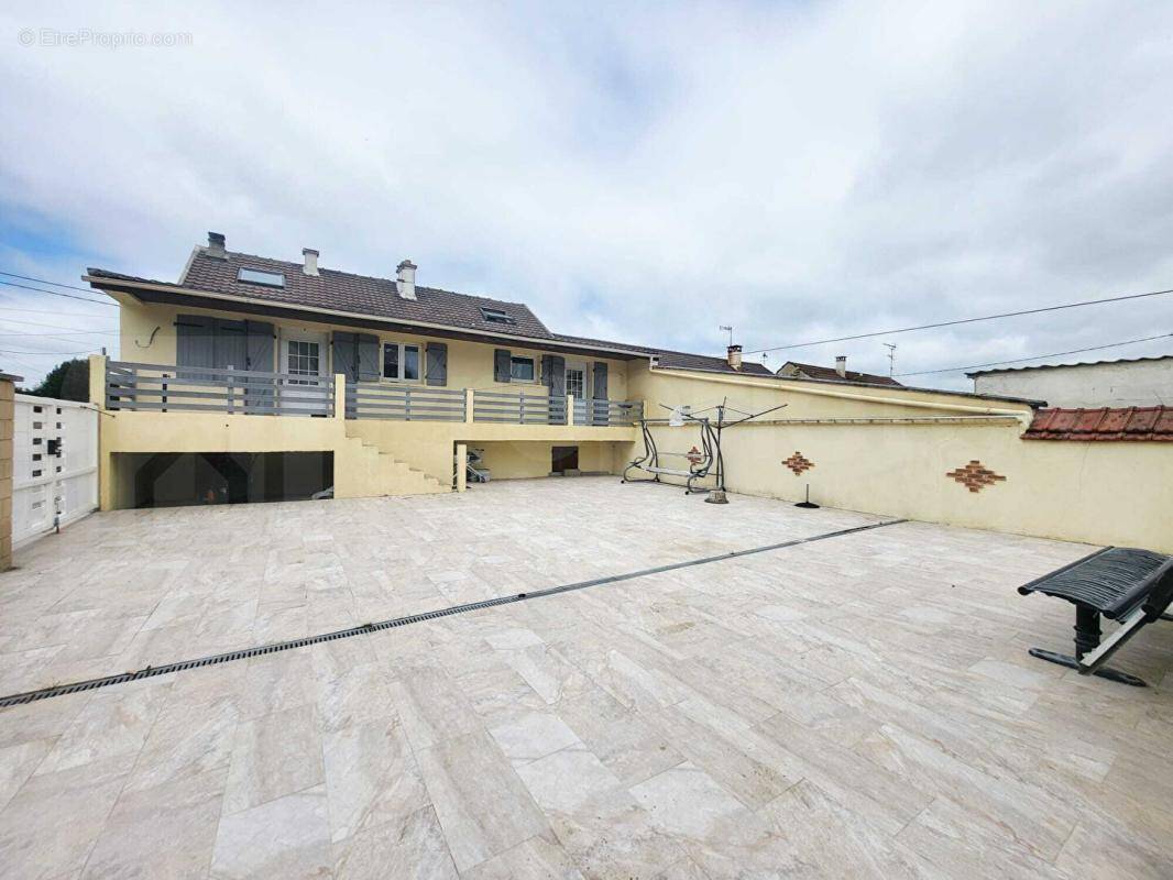 Maison à ENGENVILLE