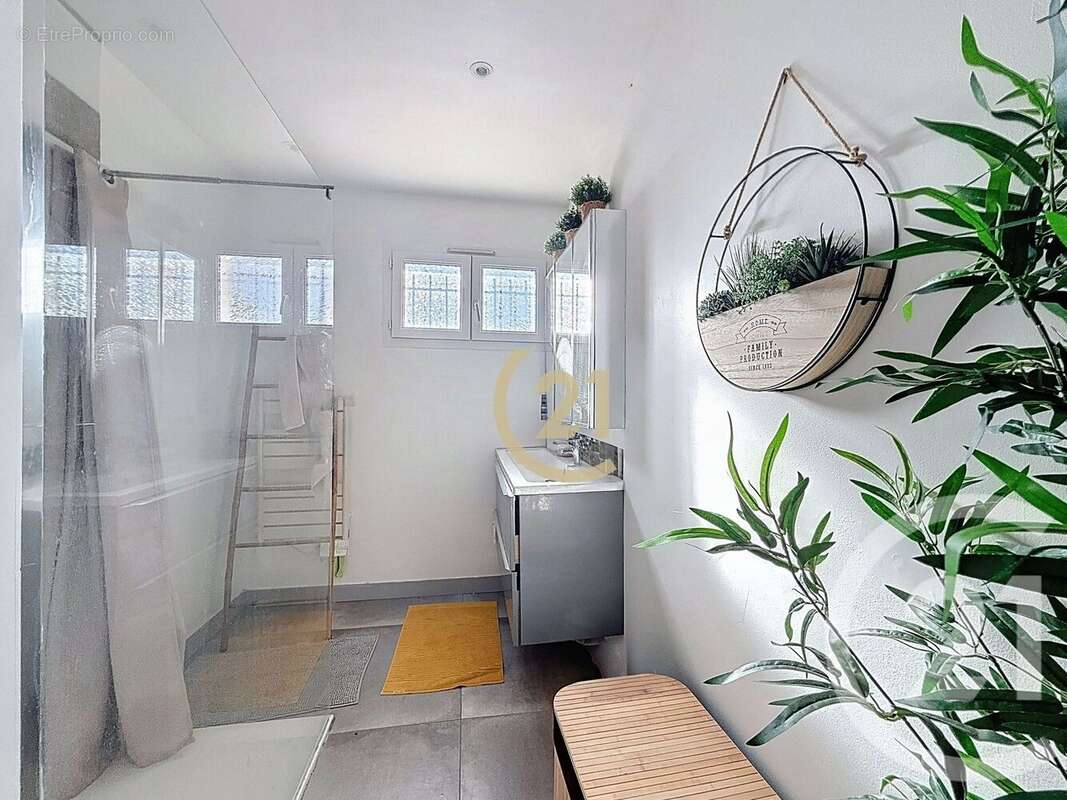 Maison à COURNONSEC