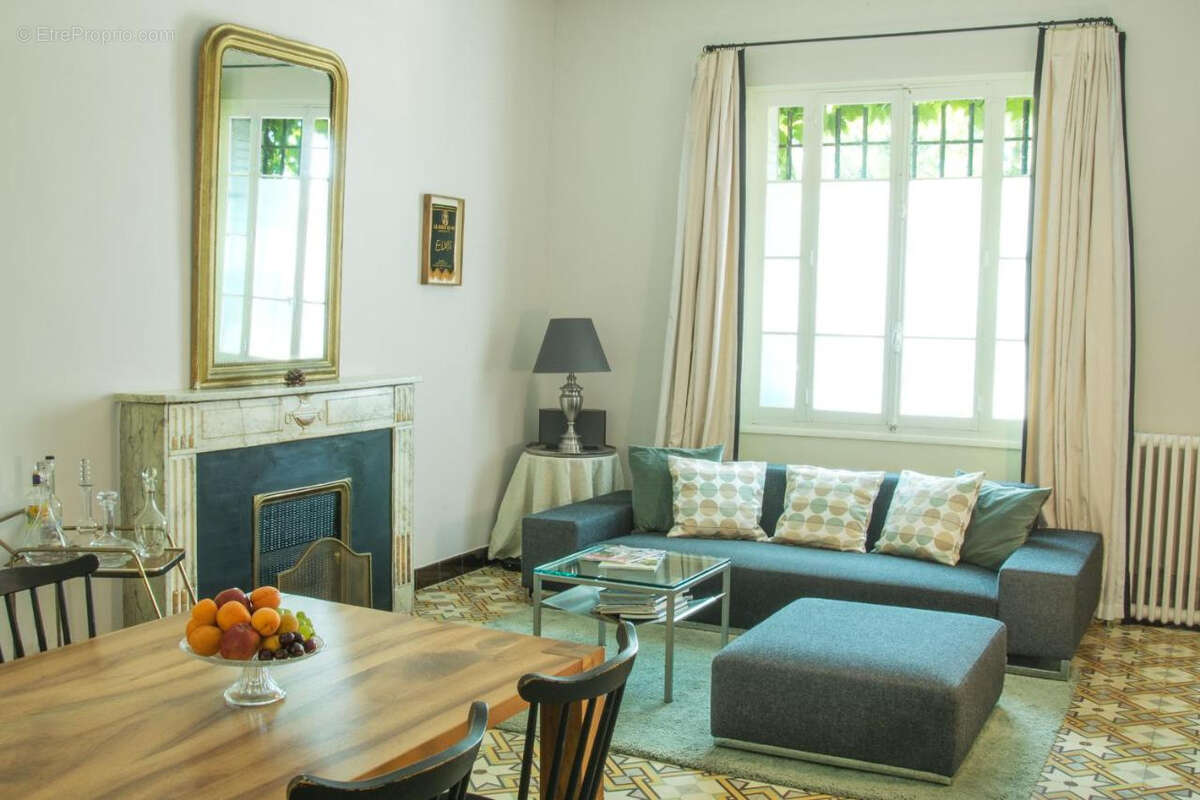 Maison à L'ISLE-SUR-LA-SORGUE