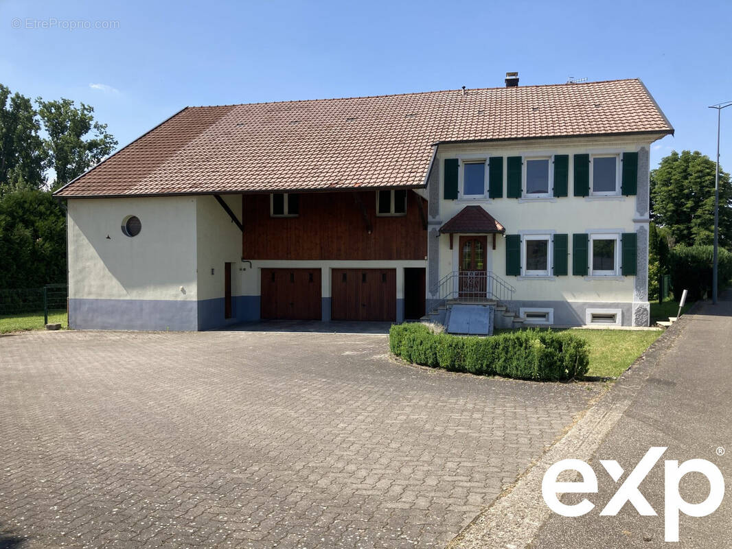 Maison à CHAVANNES-SUR-L'ETANG