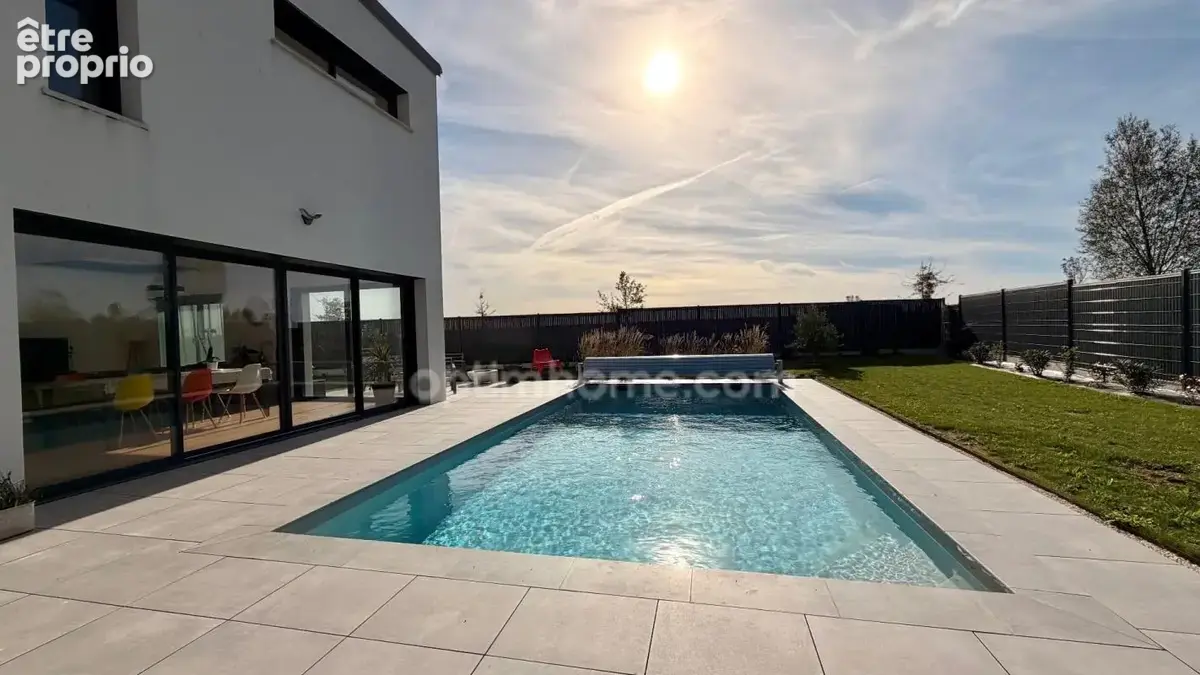 Maison contemporaine avec piscine - Calme, volumes et prestations - photo 2