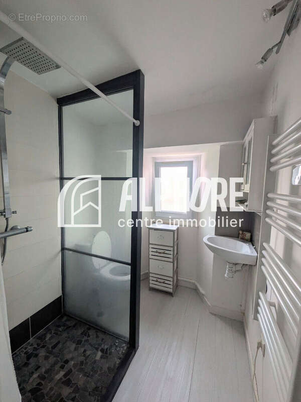 Maison à LA SALLE-DE-VIHIERS