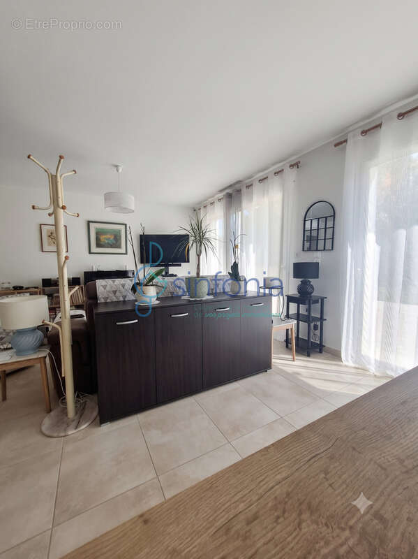 Villa Plein-Pied (2024) : 106 m2 optimisés sur une vraie parcelle de 811 m2 — Saint-Geniès-de-Malgoirès. - photo 10