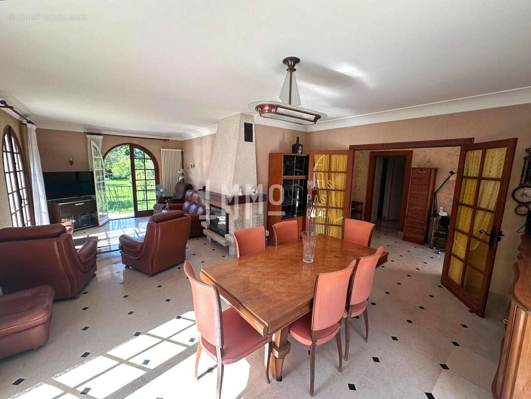 Maison à LA CHARTRE-SUR-LE-LOIR