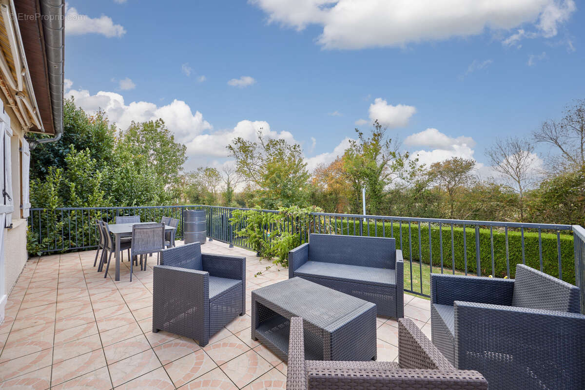 Maison à SAINT-PIERRE-SUR-DIVES