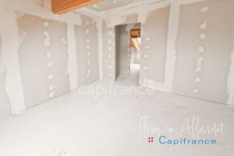 Appartement à SAINT-OFFENGE-DESSUS