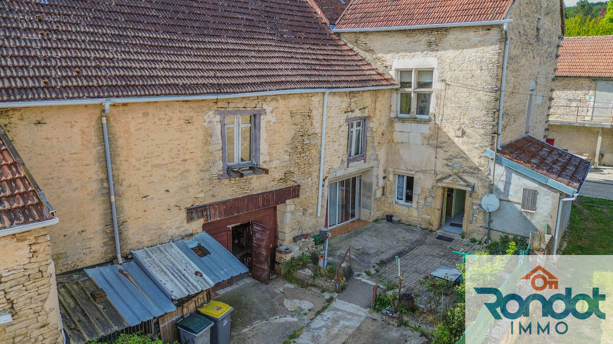 Maison à SELONGEY