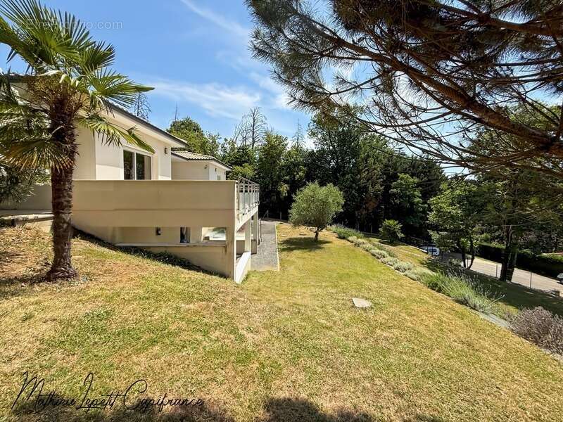 Maison contemporaine de 253 m² avec piscine, garage isolé de 100 m² et terrain de 4 728 m² – CHANCELADE- aucun travaux à prévoir - photo 17