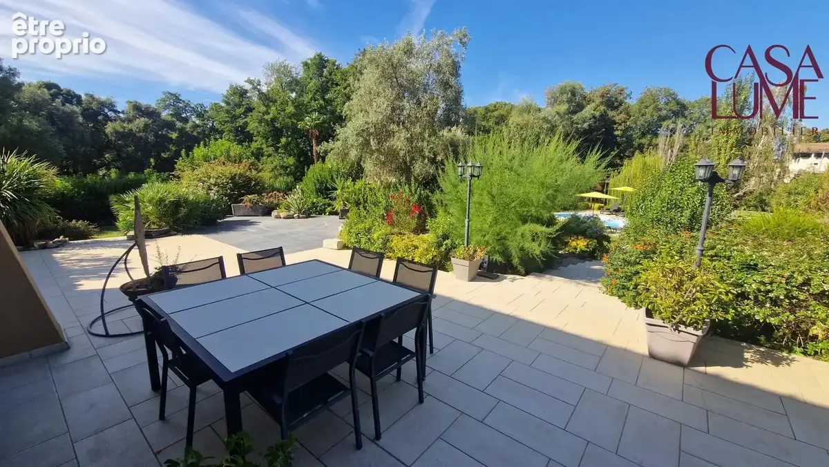 Villa F6 + F2/3 avec piscine et 4200 m² de terrain - photo 6