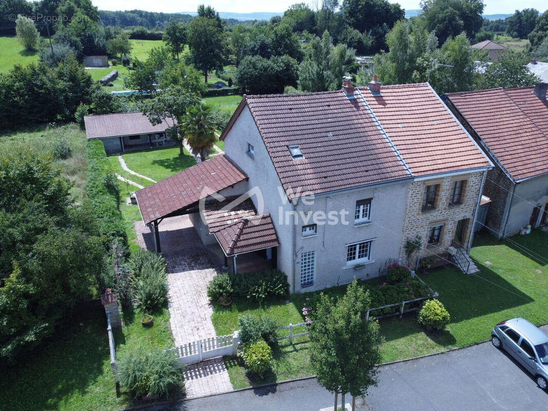 Maison à ESCOMBRES-ET-LE-CHESNOIS