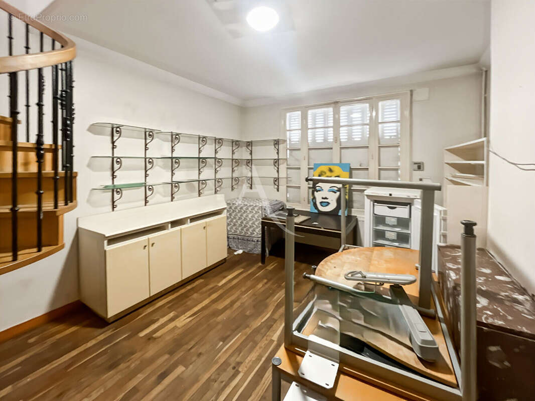 Local commercial Les Mureaux 298 m² - photo 6