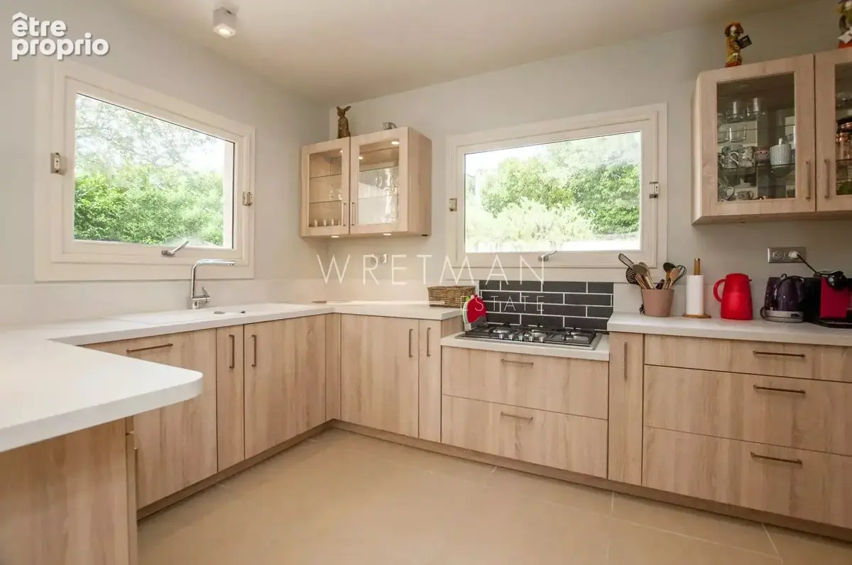 Co Exclusive À vendre près de Valbonne - Domaine de 3 logements - photo 15
