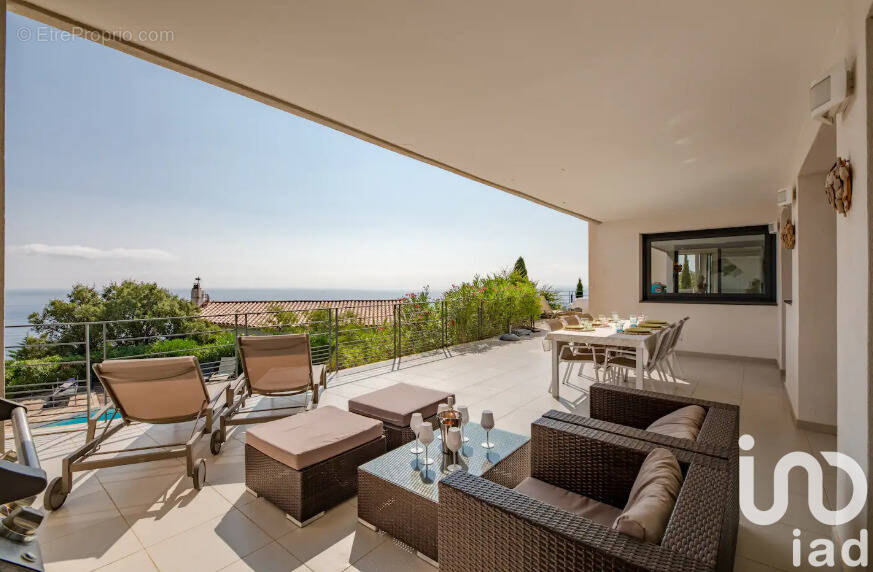 Photo 1 - Appartement à ROQUEBRUNE-SUR-ARGENS