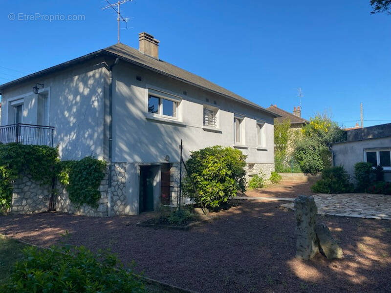 Maison à LA CHAUSSEE-SAINT-VICTOR