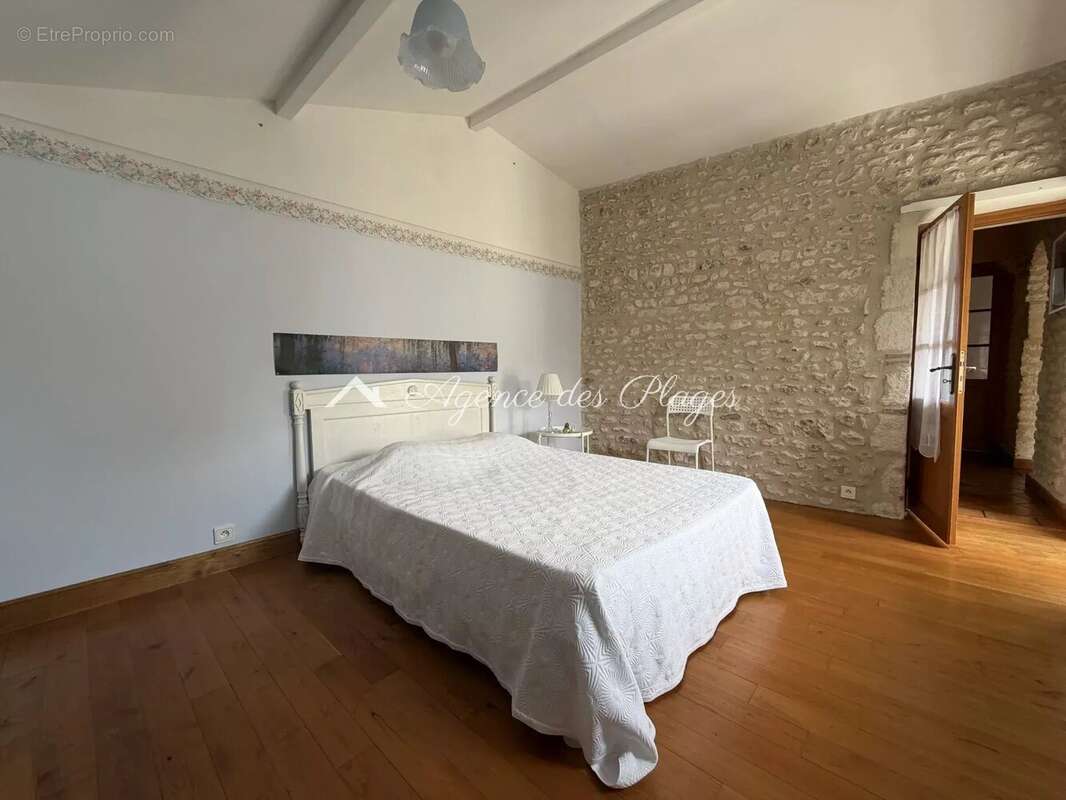 Maison à MESCHERS-SUR-GIRONDE