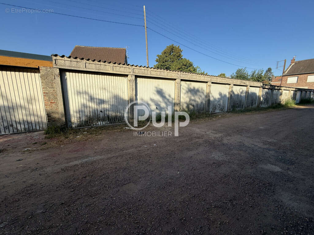 Investissement locatif - ensemble de 23 garages loués - hénin-beaumont - photo 2