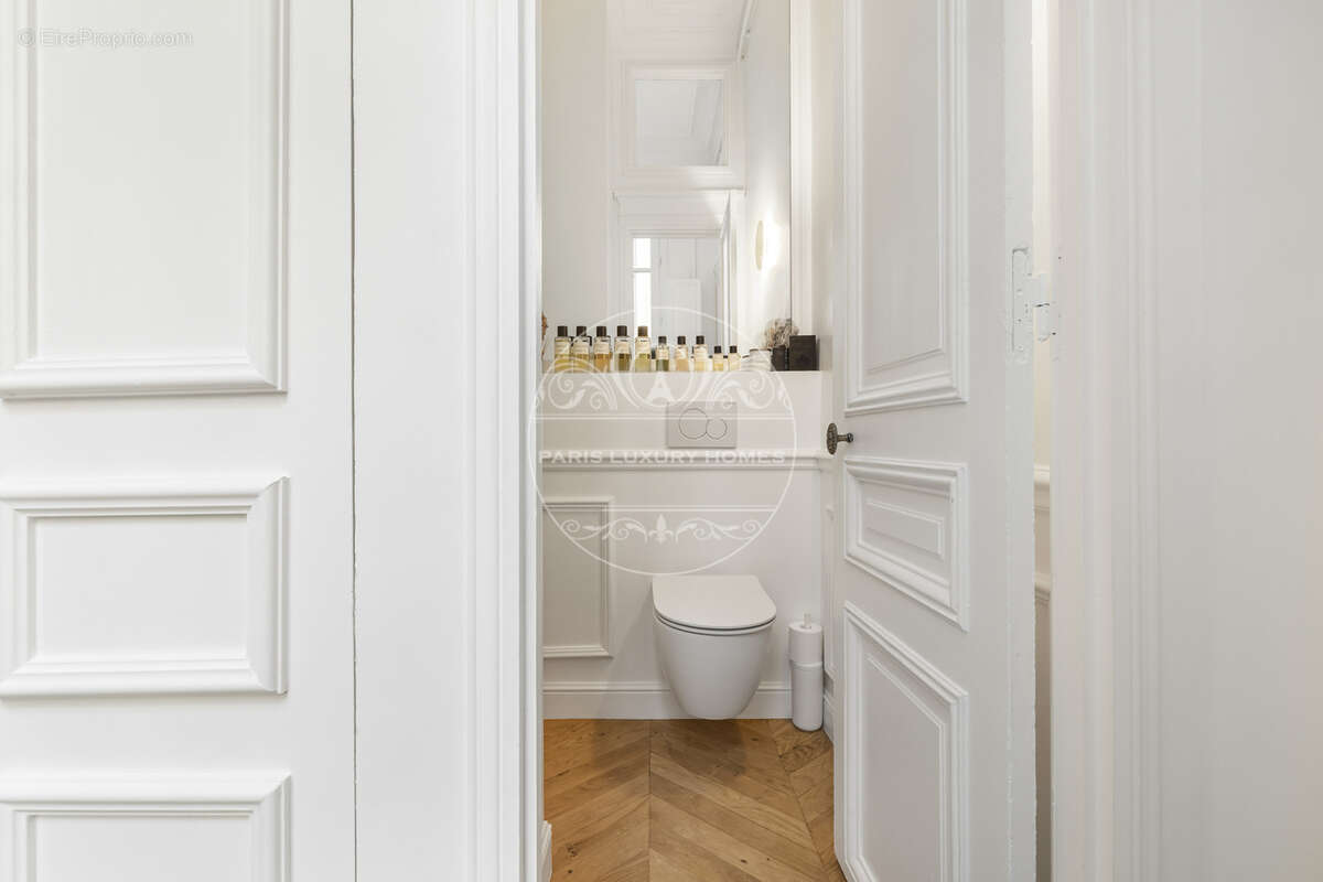 Appartement à PARIS-1E