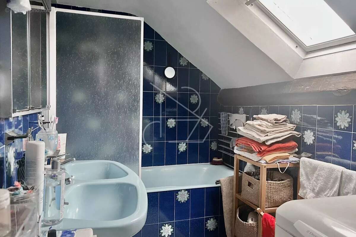 Appartement à PARIS-14E