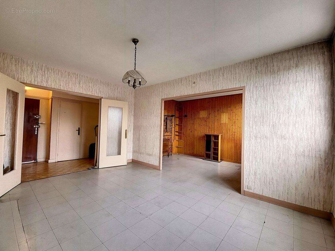 Appartement à CHENOVE