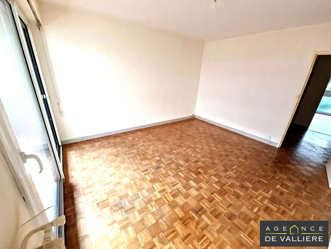Appartement 67 m² à Nanterre  - photo 4