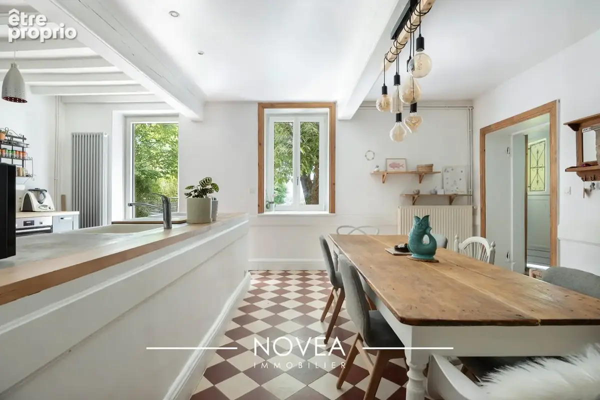 Maison 211 m² à Reyrieux  - photo 4