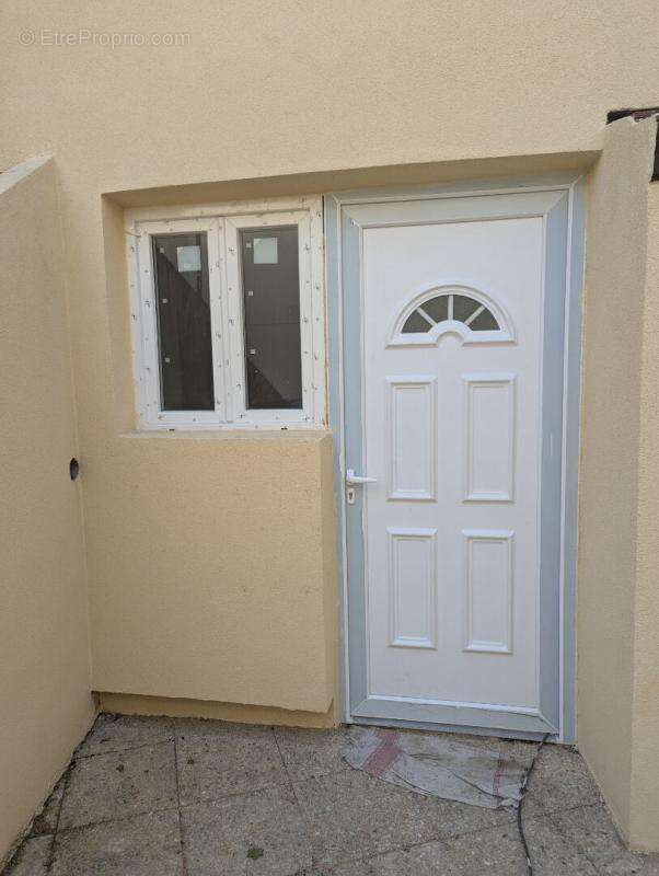 Appartement à CHANTELOUP-LES-VIGNES