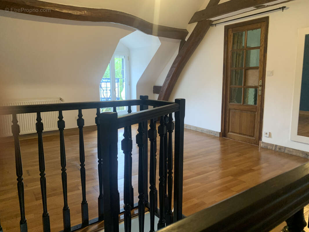 Maison à CHARGE