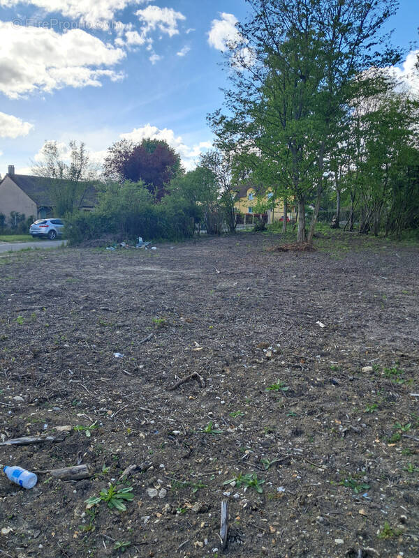 Terrain à GARANCIERES