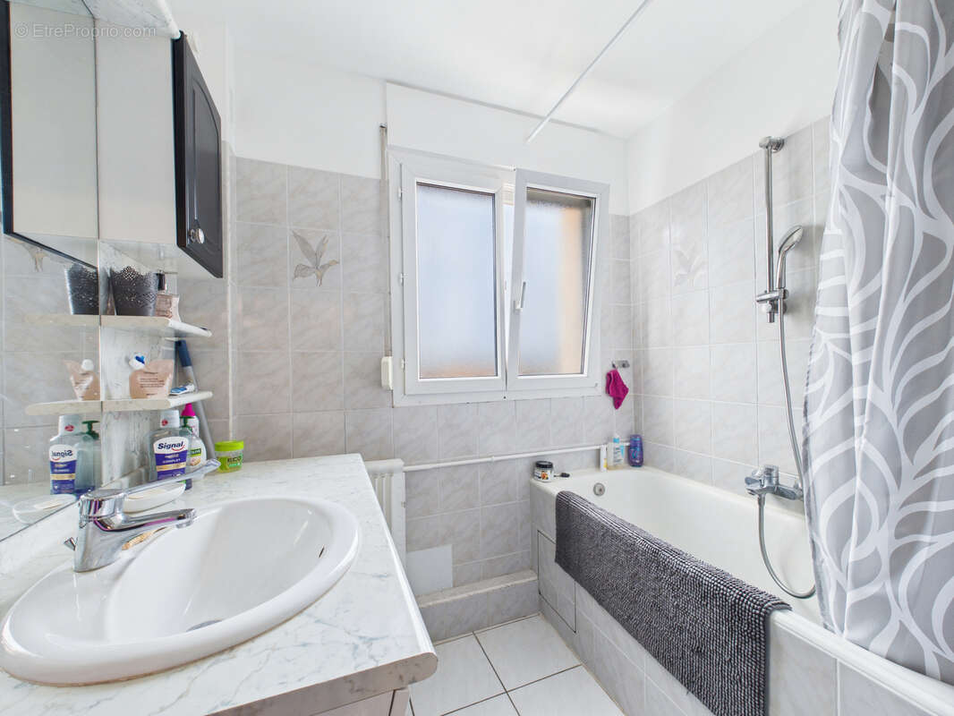 Appartement à SARTROUVILLE