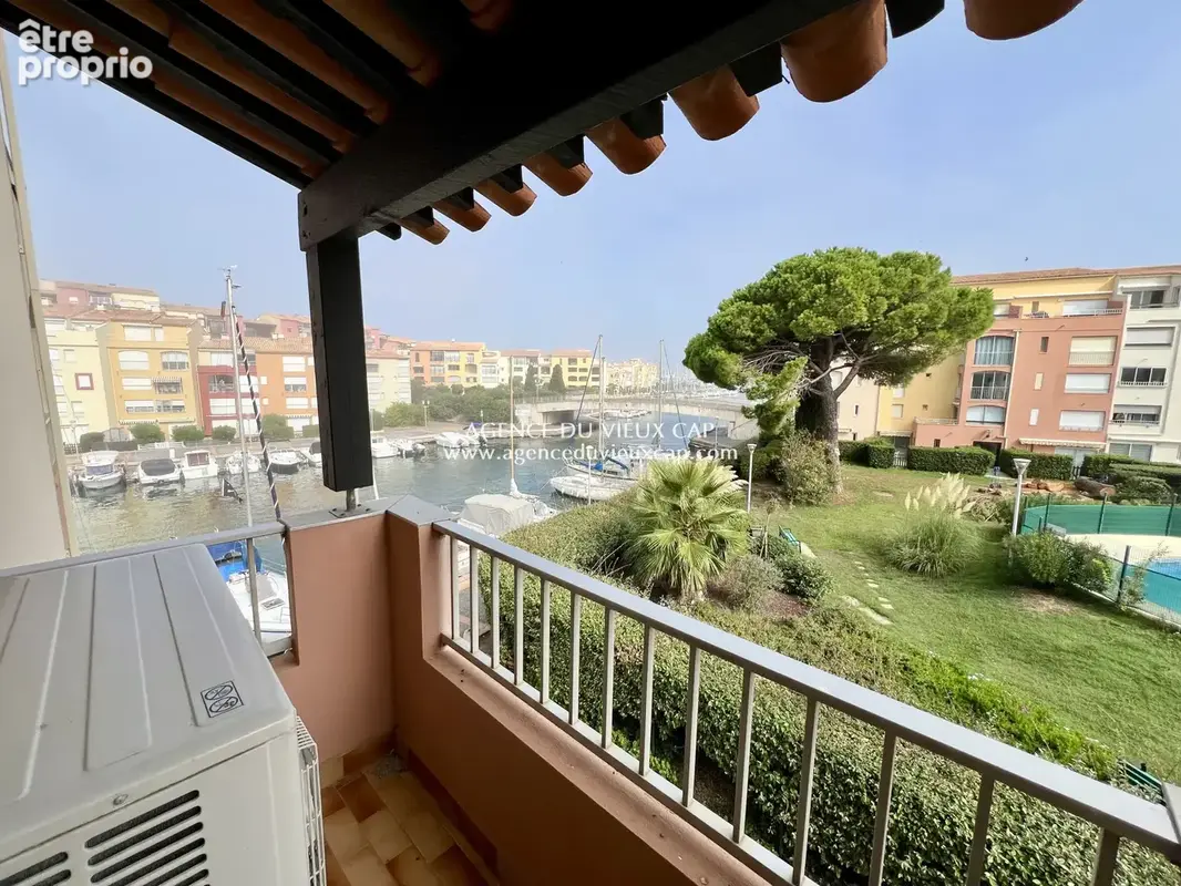 Achat cap d'agde - quartier vieux port - t2 cabine - parking prive - belle vue sur canal - photo 11