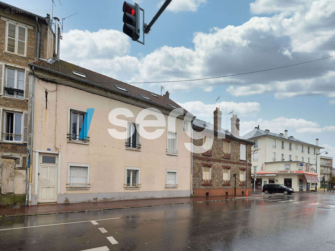 Appartement à CORBEIL-ESSONNES