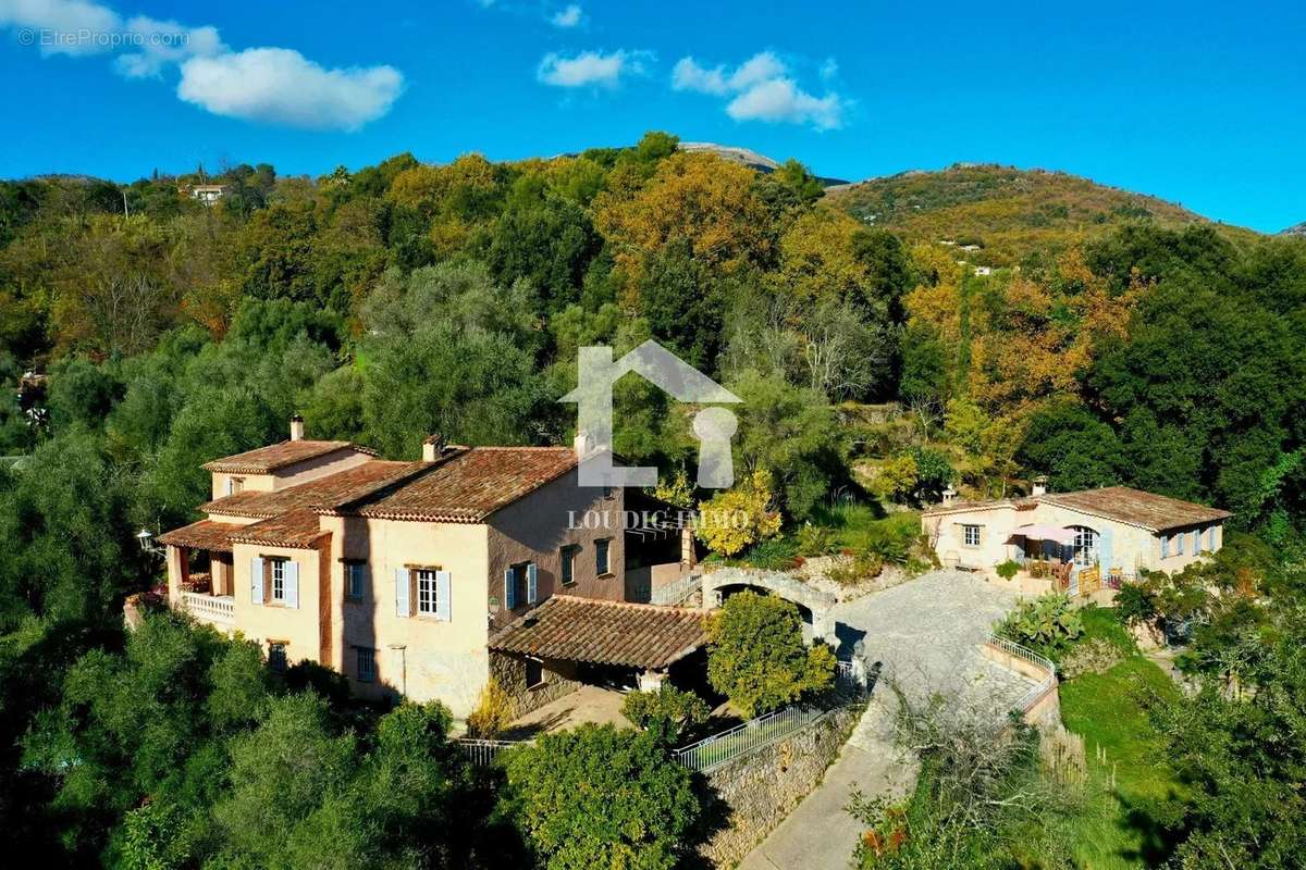 Maison à TOURRETTES-SUR-LOUP