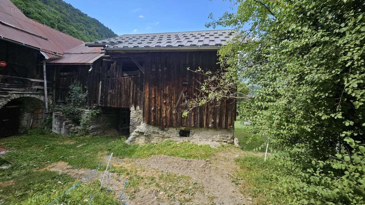 Grange à fort potentiel  Centre de Rognaix (73730 - Savoie) - photo 3