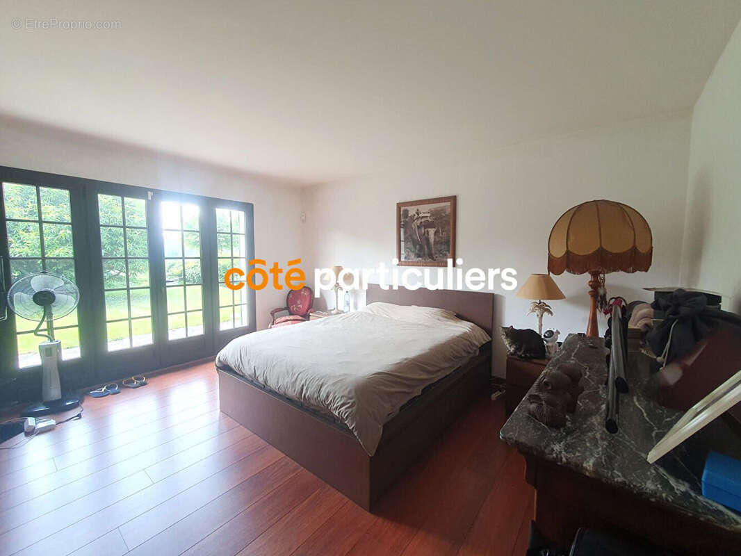 Maison à VILLENEUVE-LE-ROI