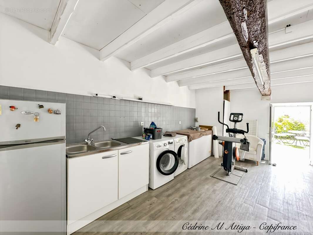 Propriété à vendre 318m2 habitables, 11 pièces, 7 chambres, parcelle de 1700m2 environ, jardin, garage, piscine, dépendances - photo 33