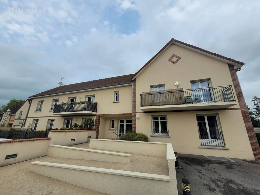 Appartement à PIERRES