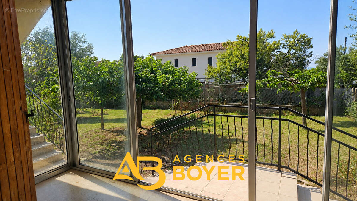 Bandol   grande maison avec jardin, garage et aperçu mer - photo 4