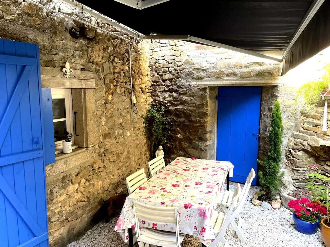 Maison à CAUNES-MINERVOIS