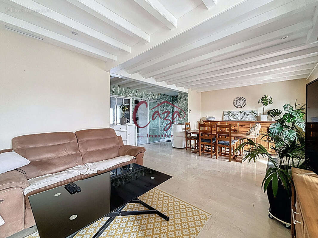 Maison à CAMBLANES-ET-MEYNAC