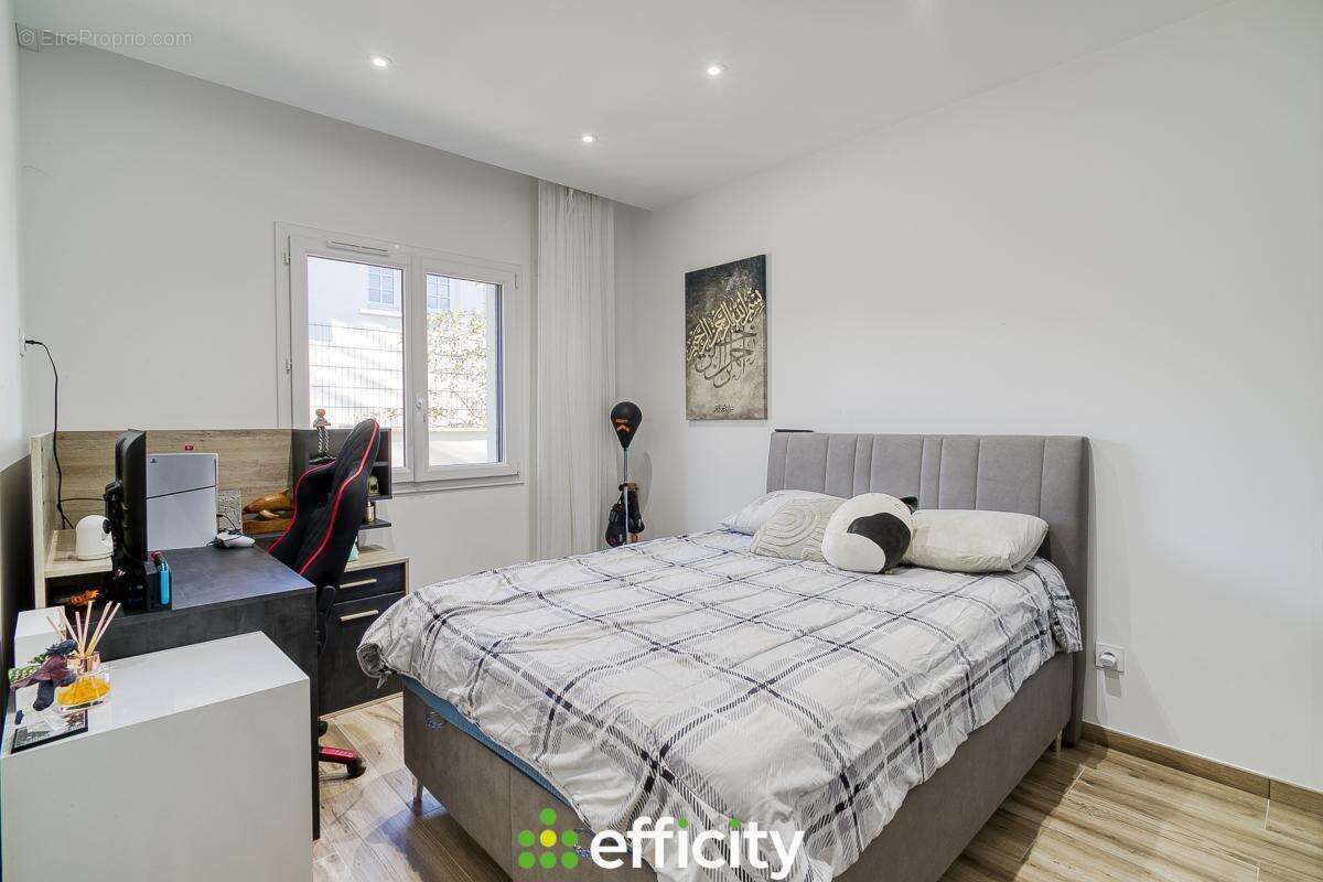 Maison à JASSANS-RIOTTIER