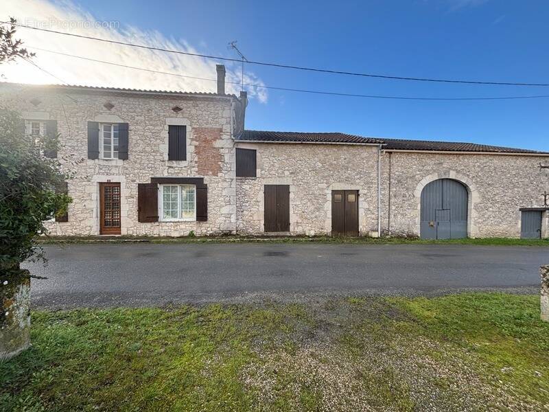 Maison à SIGOULES