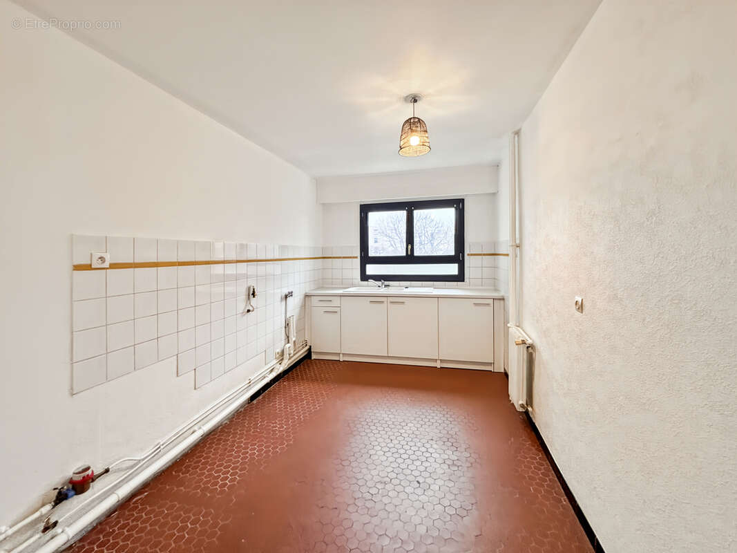 Appartement à LES CLAYES-SOUS-BOIS