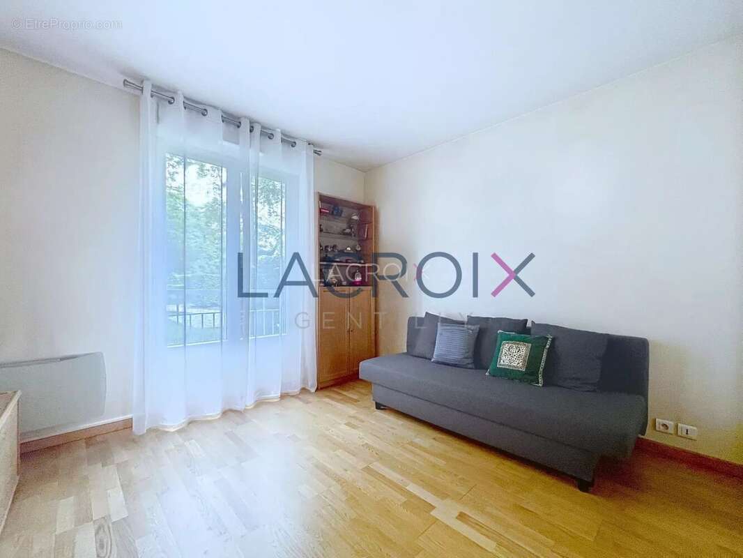 Appartement à L&#039;HAY-LES-ROSES