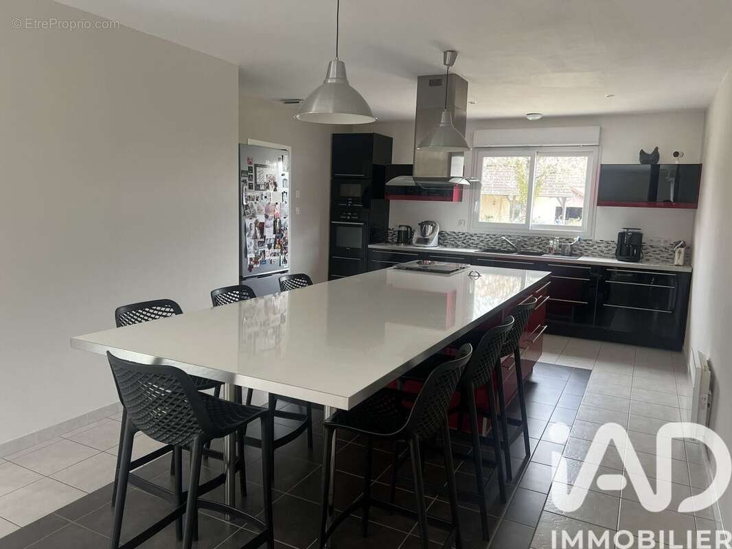 Maison 150 m² à Civray  - photo 3