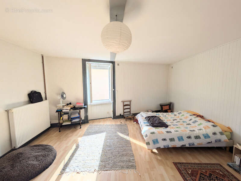 Maison de ville a cottance - 160 m² - salon et sejour - 4 chambres - exterieur - puits - photo 5