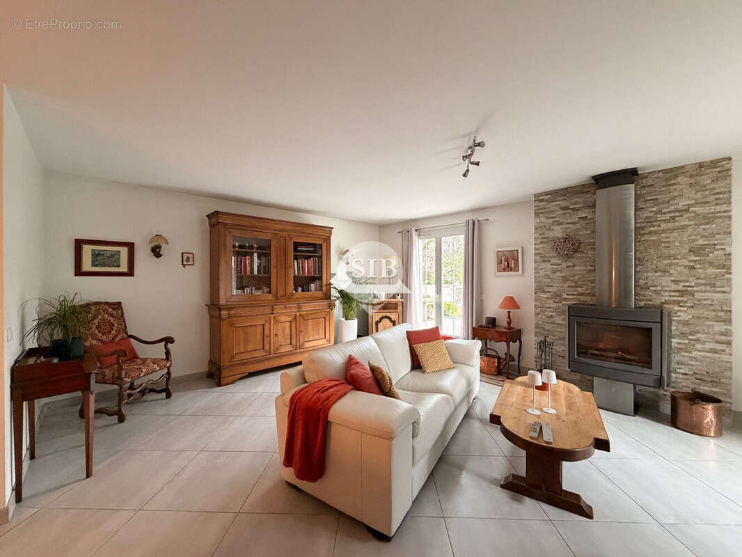 Maison à LA VILLE-DU-BOIS