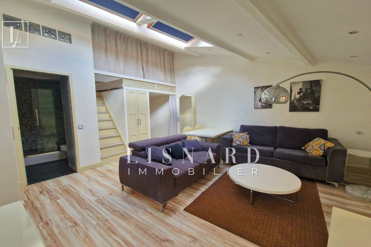 Appartement à VALLAURIS